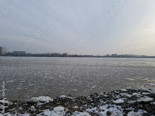 Ice in winter on the Elbe