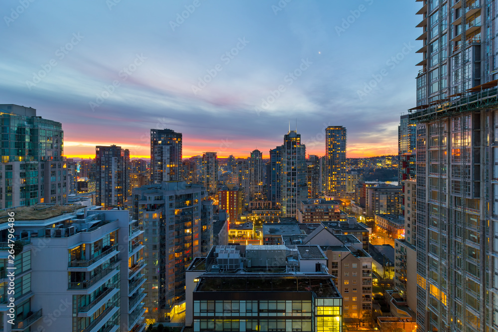 Εκτύπωση καμβά Sunrise over Vancouver BC Residential Cityscape at Dawn