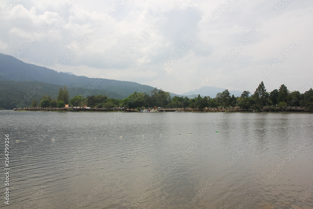 Fototapeta premium Huay Tung Tao Lake in Chiang Mai