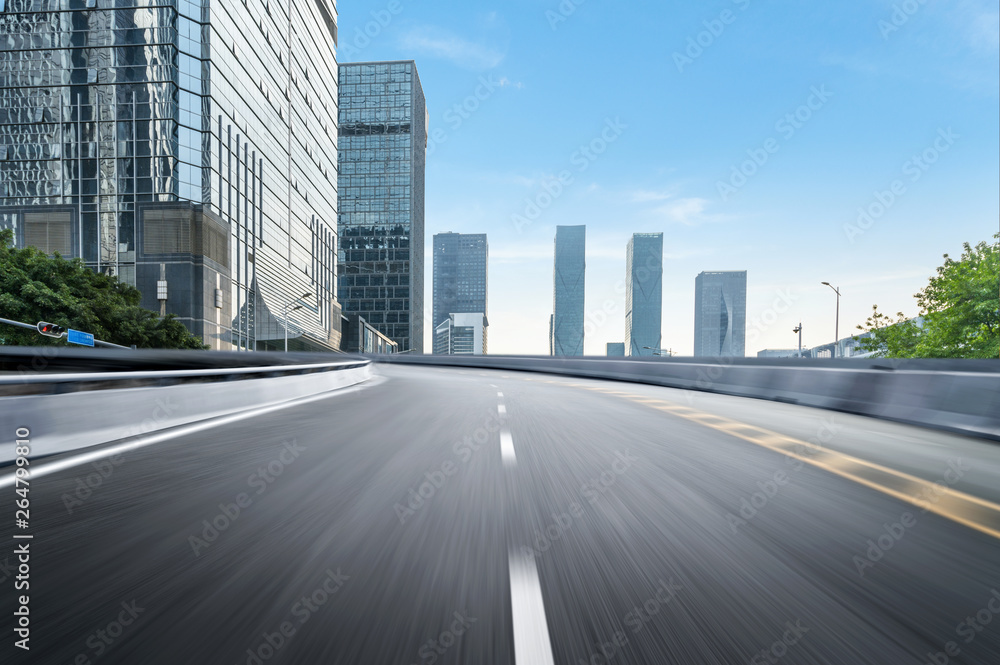 Obraz premium empty highway with cityscape and skyline of shenzhen,China.