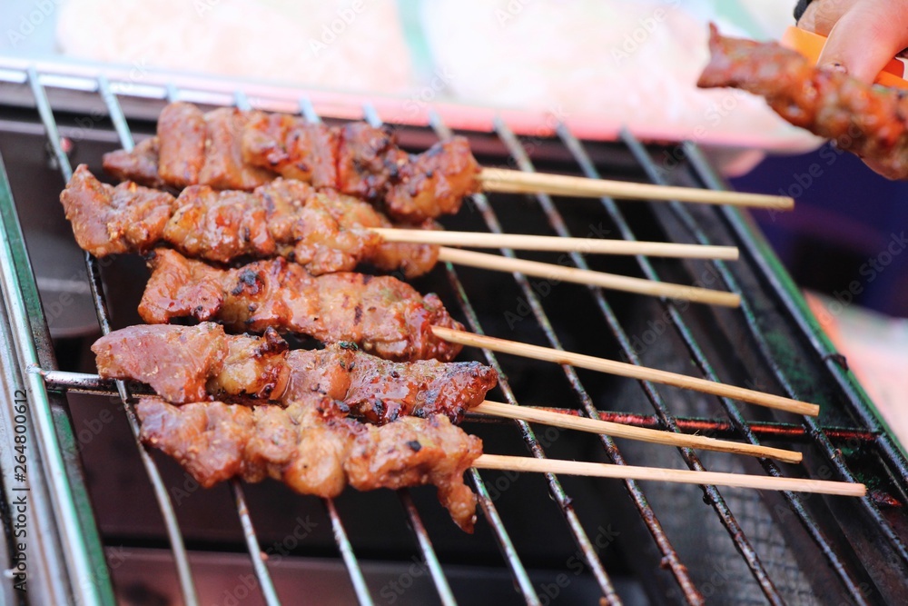 Roasted pork is delicious at street food