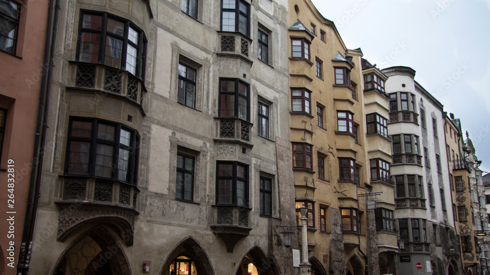 Fototapeta premium old building in the city