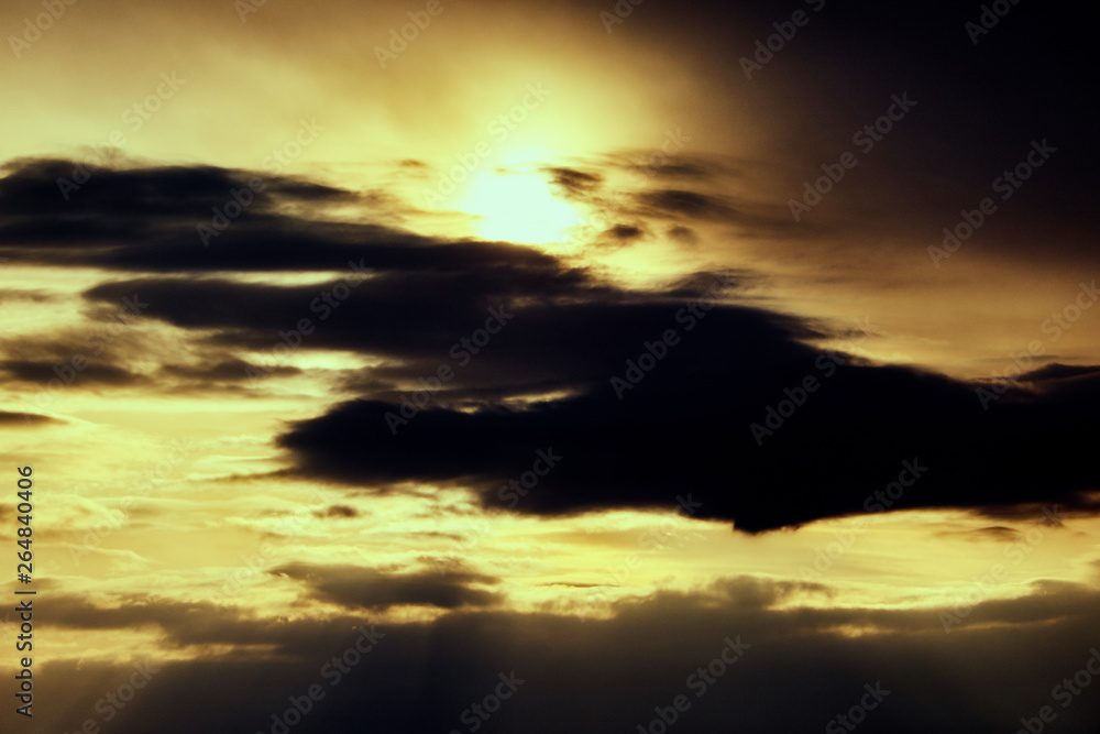 Fototapeta premium dramatic sunset above the mountains