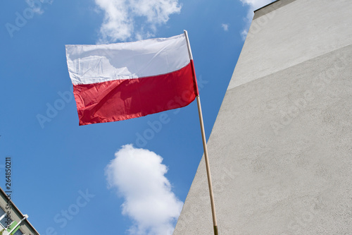 Polska flaga. Polskie barwy narodowe.