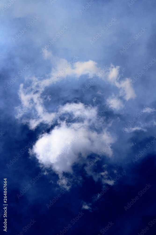 Obraz premium Deep Blue Cloud