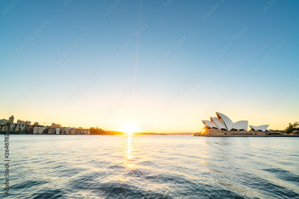 Fototapeta premium Sydney Opera House at sunrise