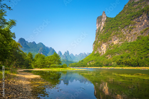 Fototapeta Naklejka Na Ścianę i Meble -  Landscape, the lijiang river, guilin karst mountainous area.The landscape of near guilin, yangshuo county, guangxi, China