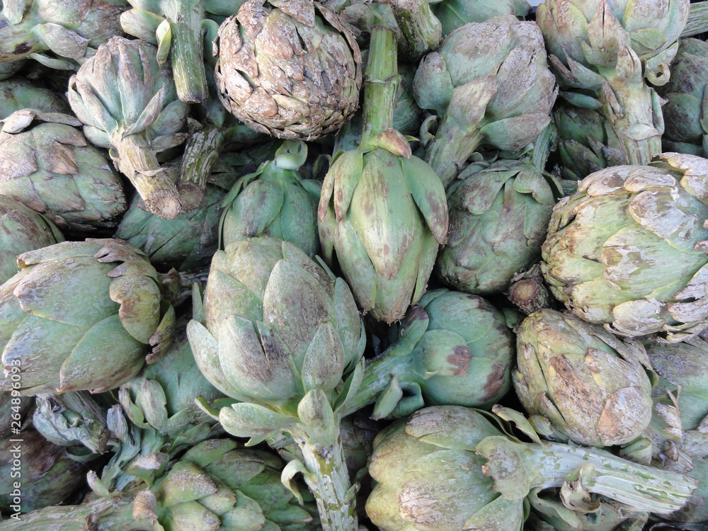 Obraz premium Pile of Artichoke