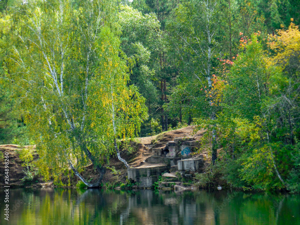 Obraz premium lake inside yuri gagarin park at chelyabinsk russia