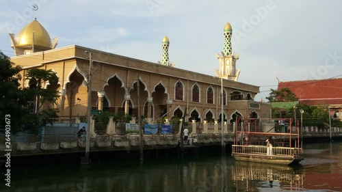 Ridwanool islam Mosque in Bangkok , Thailand photo