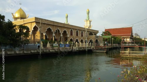 Ridwanool islam Mosque in Bangkok , Thailand photo