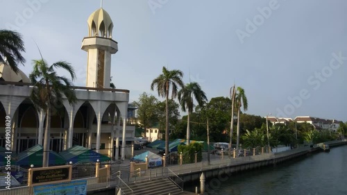 An Ia Ti Som Mosque in Bangkok , Thailand photo