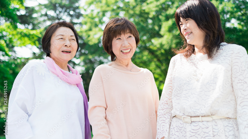 シニア 女性 友人 シニア 女性 友人