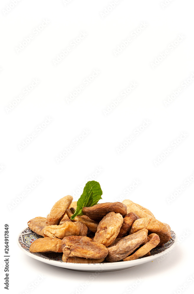 Fototapeta premium Dried figs with mint for Ramadan