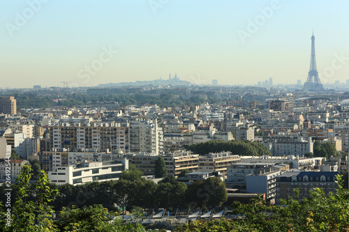 Vue sur Paris du Parc de Saint-Cloud. / View of Paris Saint-Cloud Park.