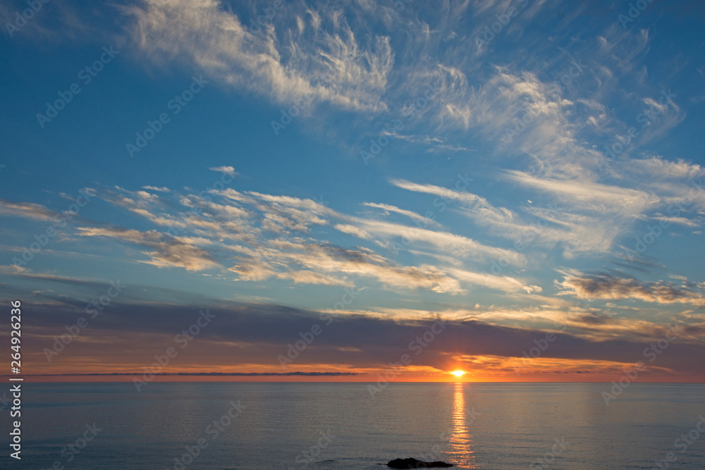 Fototapeta premium 穏やかな夕暮れの海