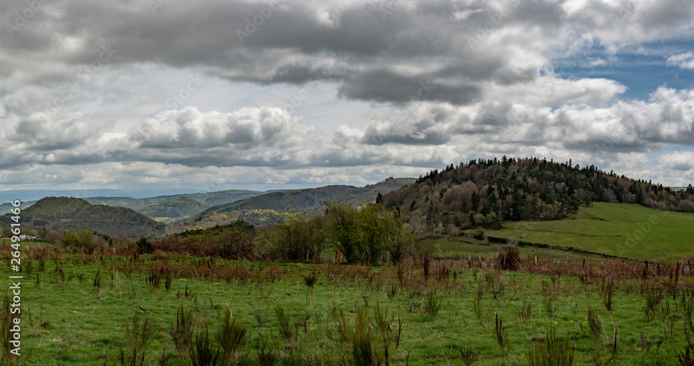panorama des monts d'Auvergne