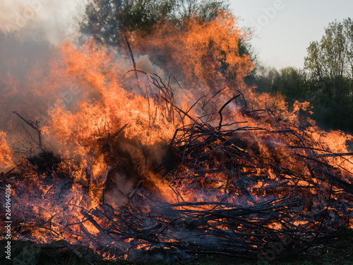 Feuer, Osterfeuer, deutsches Brauchtum