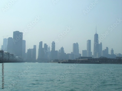 La Ville de Chicago vue depuis le lac Michigan - Illinois - Etats Unis © ERIC