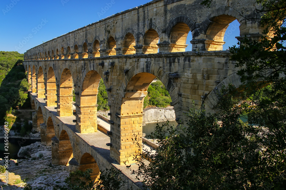 Obraz premium Aqueduct Pont du Gard in southern France