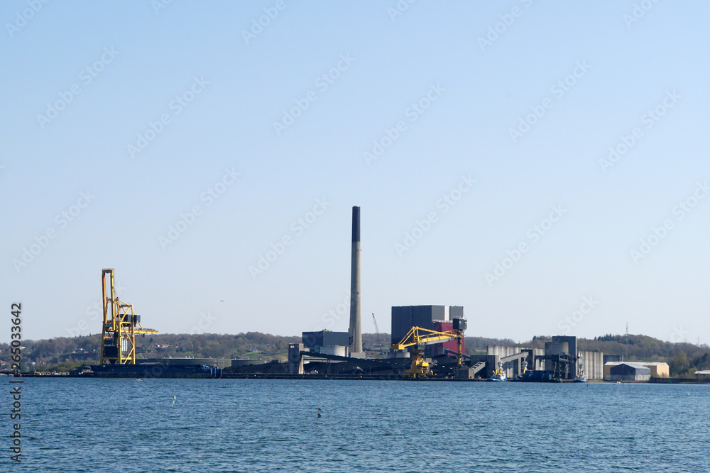 Tiefwasserhafen und Heizkraftwerk