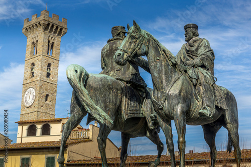 Картината върху платно Garibaldi meet Vittorio Emanuele, landmark in Mino square, Fiesole