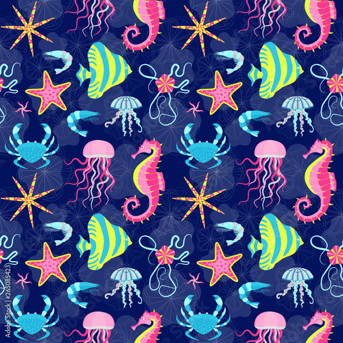 Seamless Pattern with Tropical Underwater Animals © krugli