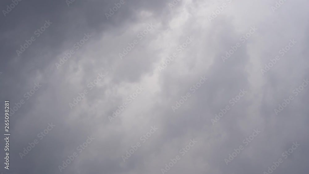 in early spring, the sky frowned clouds before the rain in early spring, the sky frowned clouds before the rain