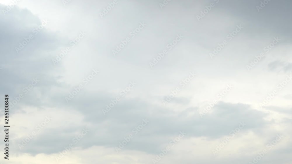 in early spring, the sky frowned clouds before the rain in early spring, the sky frowned clouds before the rain