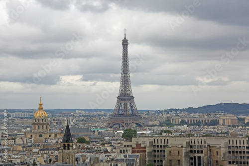 Fototapeta Naklejka Na Ścianę i Meble -  Panoramic view of Paris City with Eiffel Tower and Les Invalides