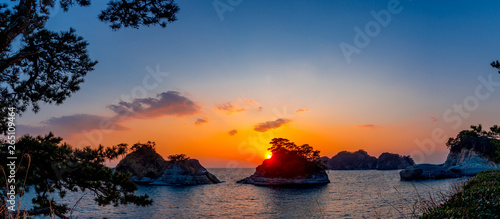 【静岡県伊豆半島ジオパーク】西伊豆堂ヶ島の夕景【冬】