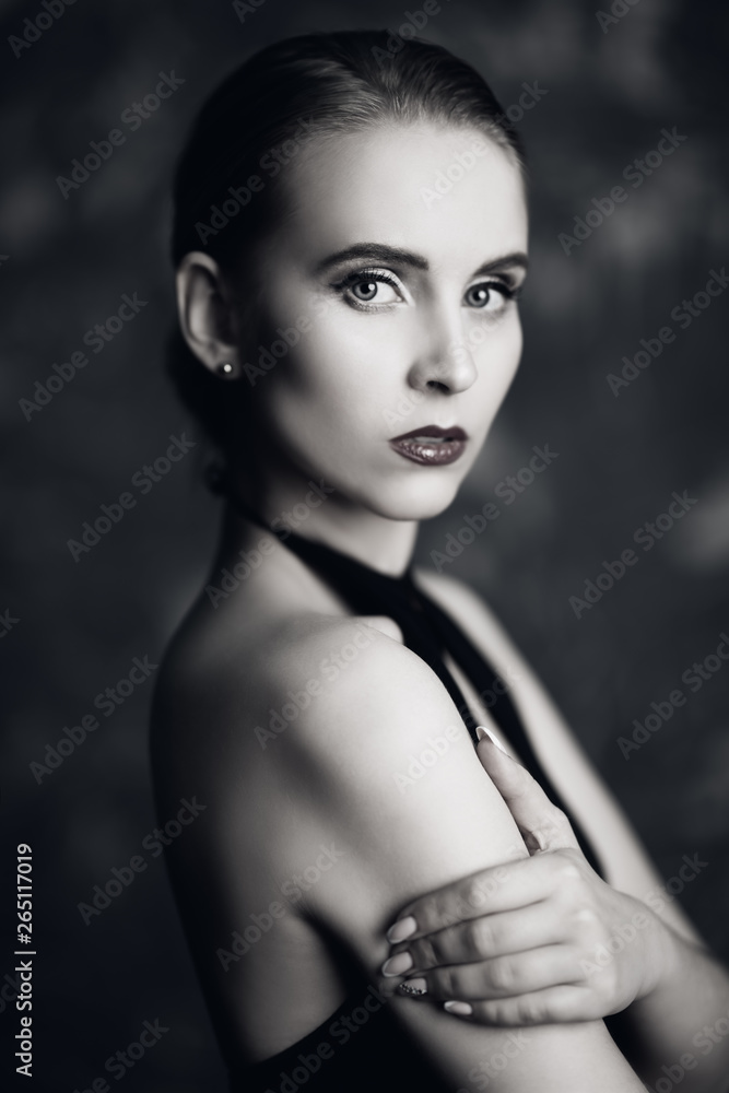 Naklejka premium elegant young woman