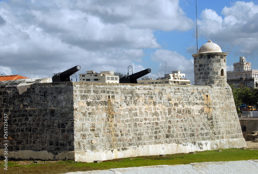La Havane, Forteresse de San Carlos de la Cabana, tour et canons, Cuba, Caraïbes