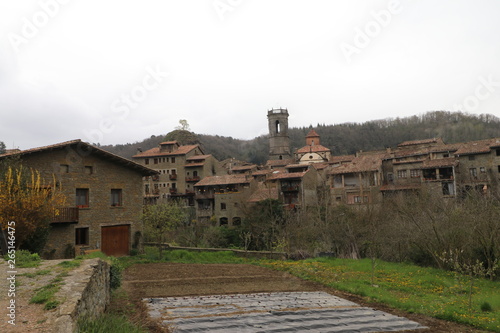 Panoramica del pueblo medieval de Rupit, en Osona, Cataluña