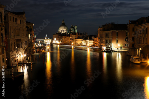 Night Venezia in Italy © denisapro