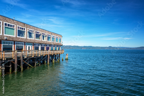 Φωτογραφία Building on Old Pier