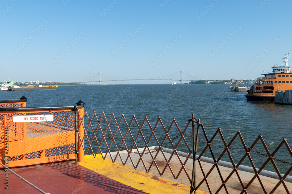 Obraz premium the Verrazano Narrows Bridge at New York USA
