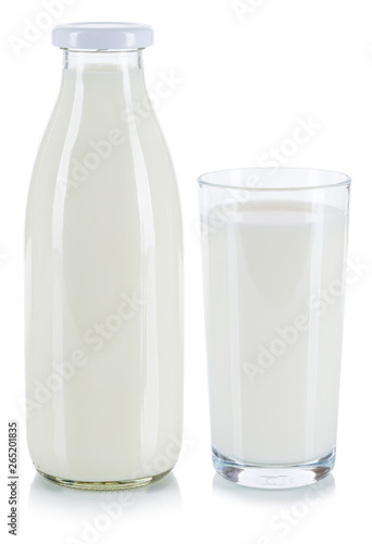 Frische Milch Glas Flasche Milchglas Milchflasche freigestellt Freisteller isoliert