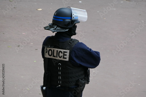 policier crs photo