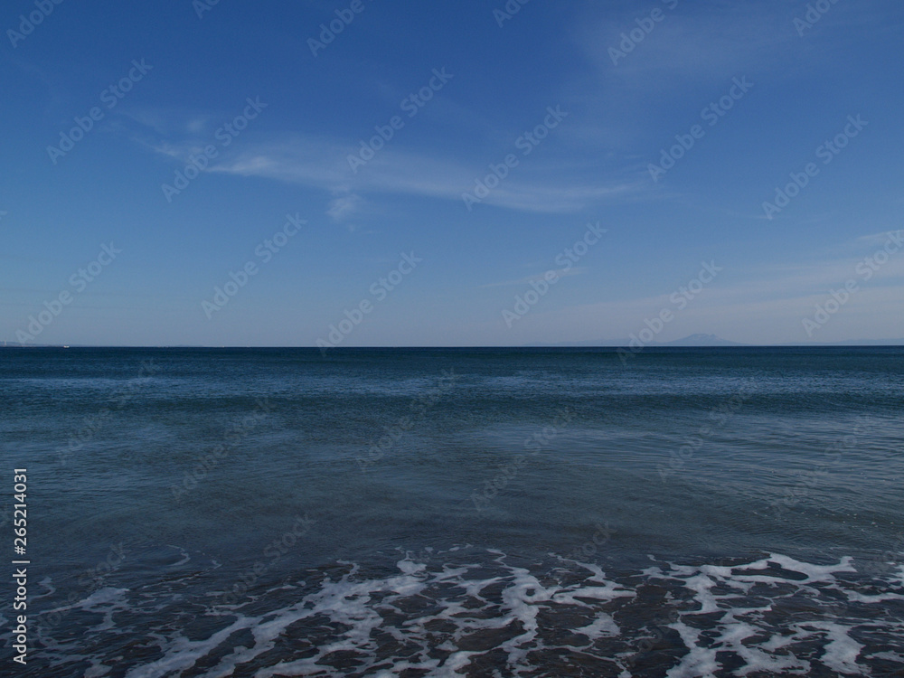 Fototapeta premium sea and blue sky