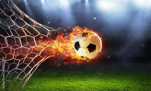 Obraz Ognista Piłka W Bramce Z Netto W Płomieniach