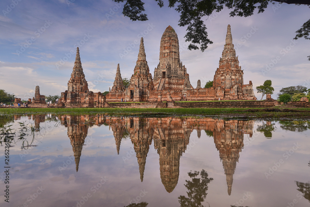 Obraz premium wat chaiwatthanaram thailand