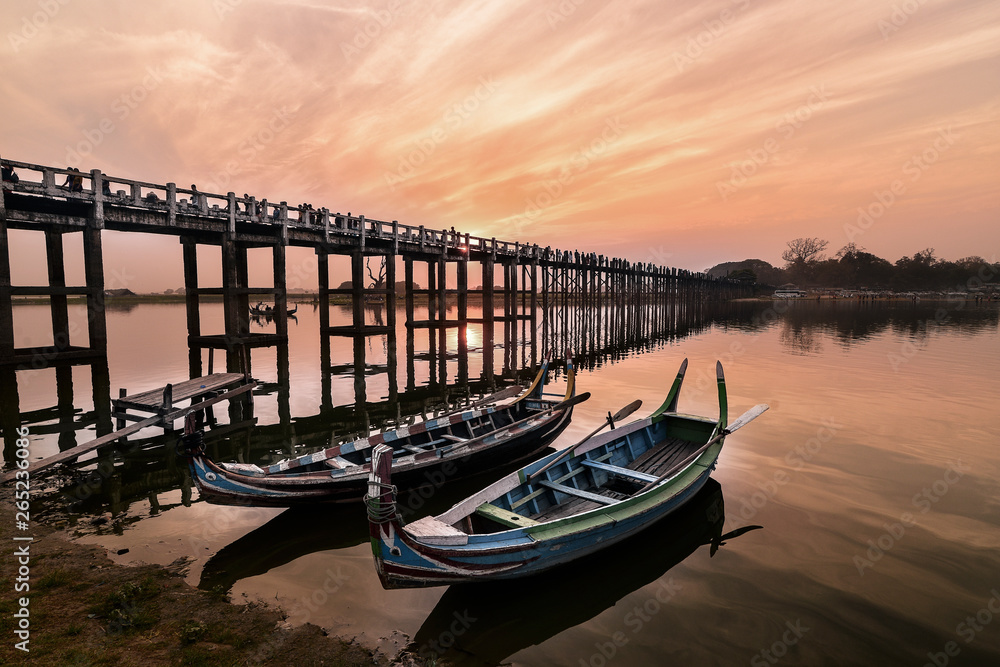 boat in myanmar