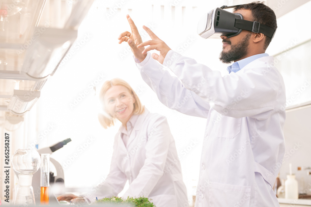 Designing model of gene on virtual reality simulator Designing model of gene on virtual reality simulator