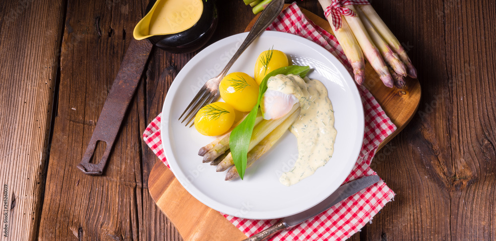 asparagus with poached egg sauce and wild garlic asparagus with poached egg sauce and wild garlic