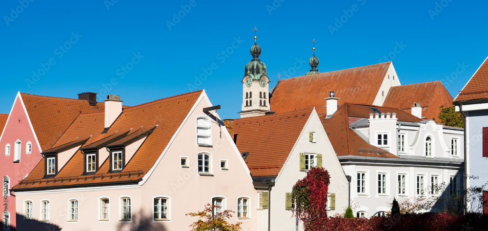 Fototapeta premium white houses in street called Alte Bergstrasse, in Landsberg am Lech, Germany