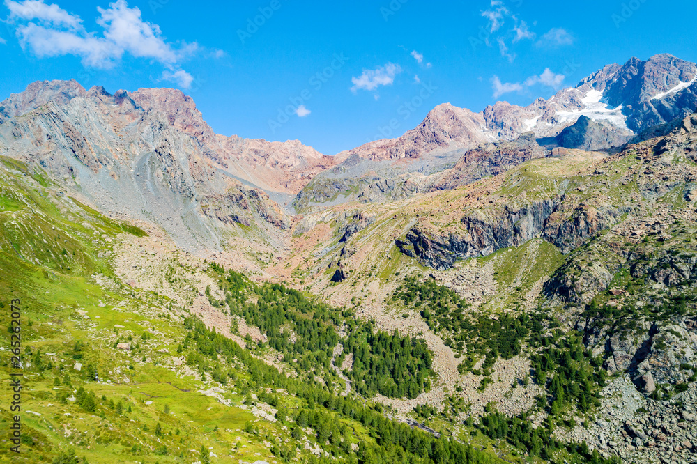 Valtellina (IT) - Vista aerea della valle presso il Rifugio Bosio
