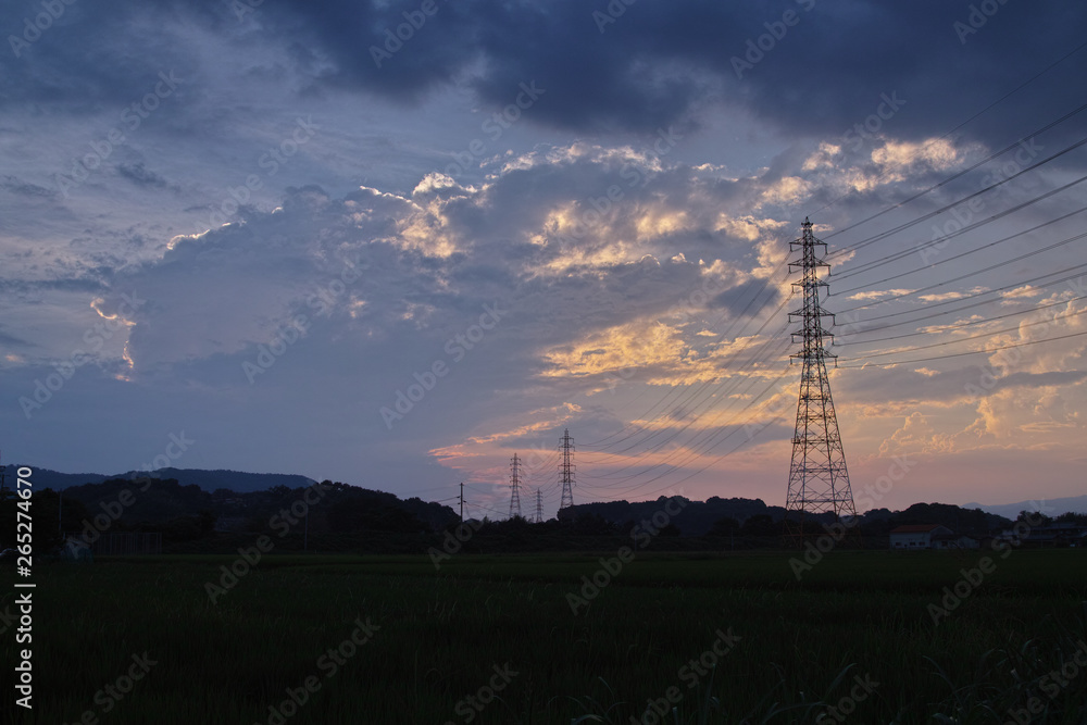 夕焼けと鉄塔 夕焼けと鉄塔