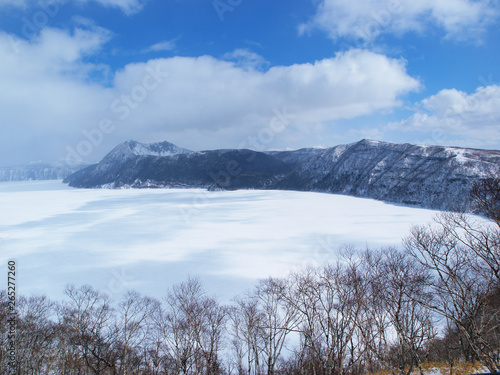 雪の摩周湖