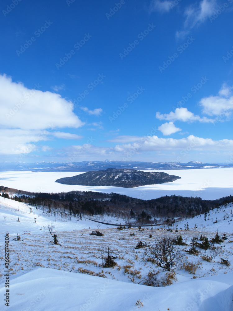雪の屈斜路湖